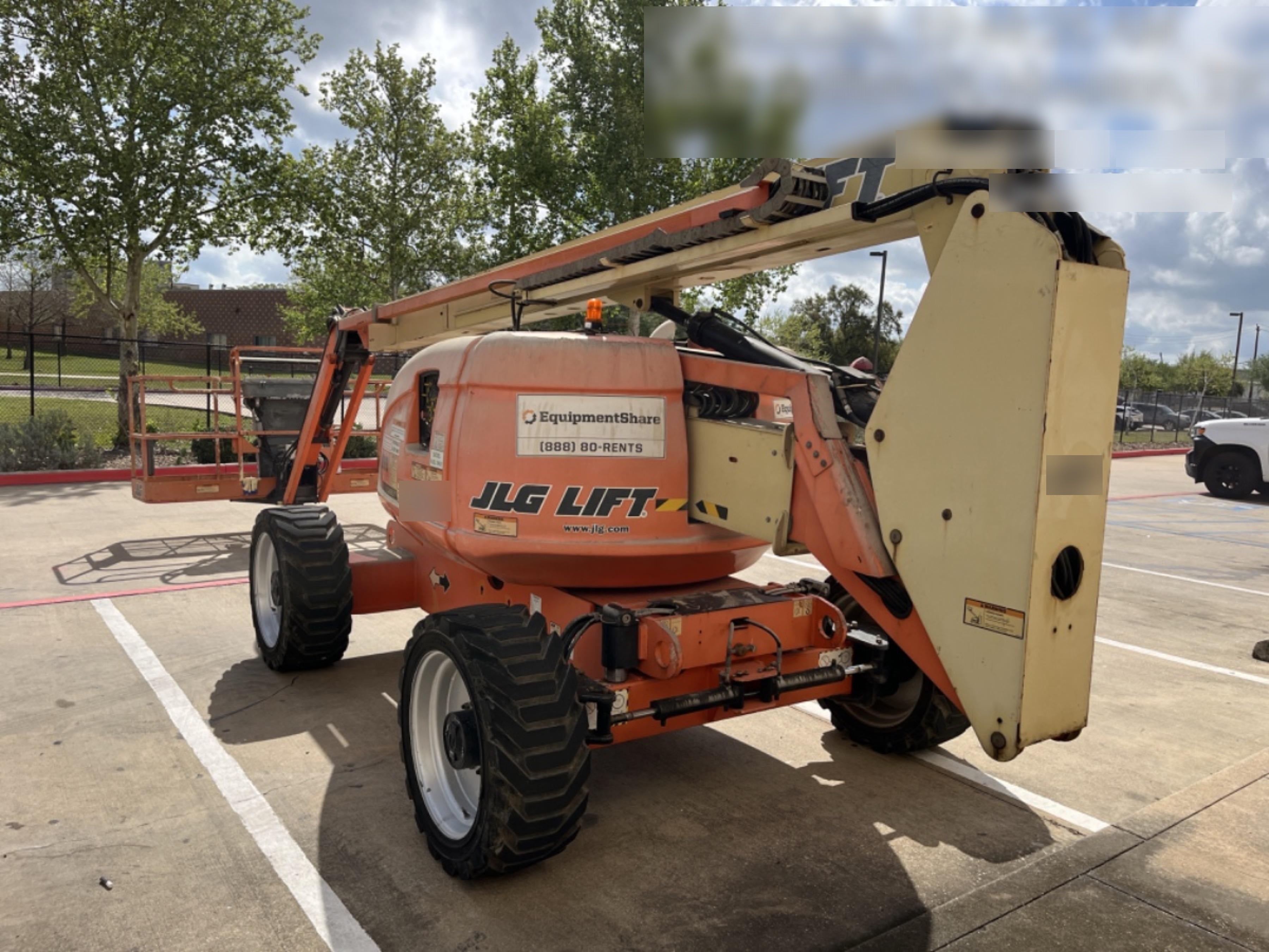 2019 JLG 600AJ