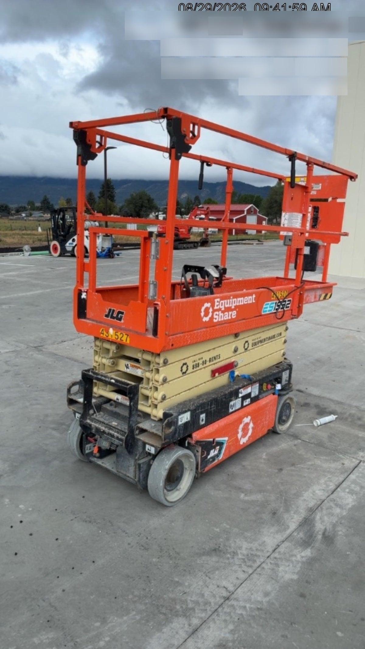 2024 JLG ES1932