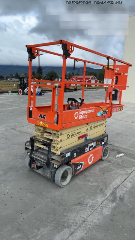 2024 JLG ES1932