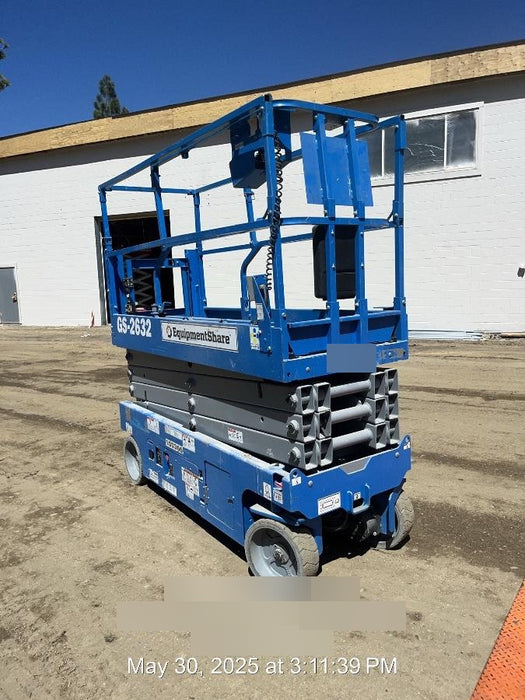 2020 Genie GS-2632 Solid NM Tires, Folding Rails with Half-Height Swing Gate, Beacon, 800W Invertor