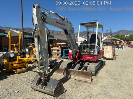 2021 TAKEUCHI TB240R