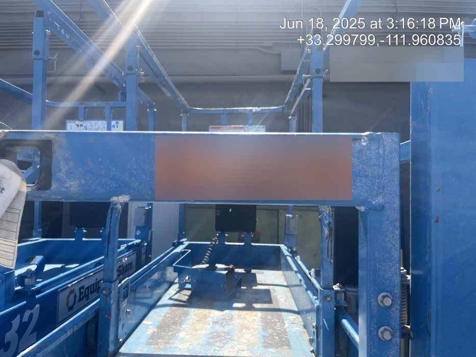 2018 Genie GS-3232 Genie GS-3232 w/Folding rails, Half height swing gate