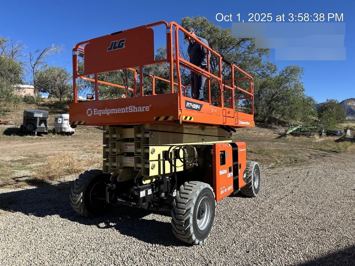 2025 JLG RT4394