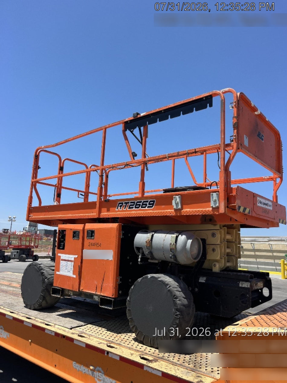 2022 JLG RT2669
