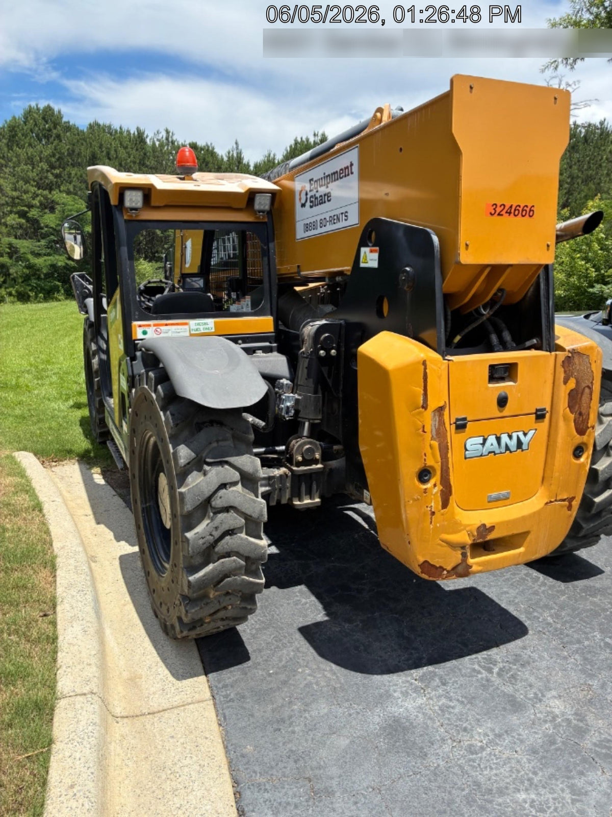 2023 SANY STH1056