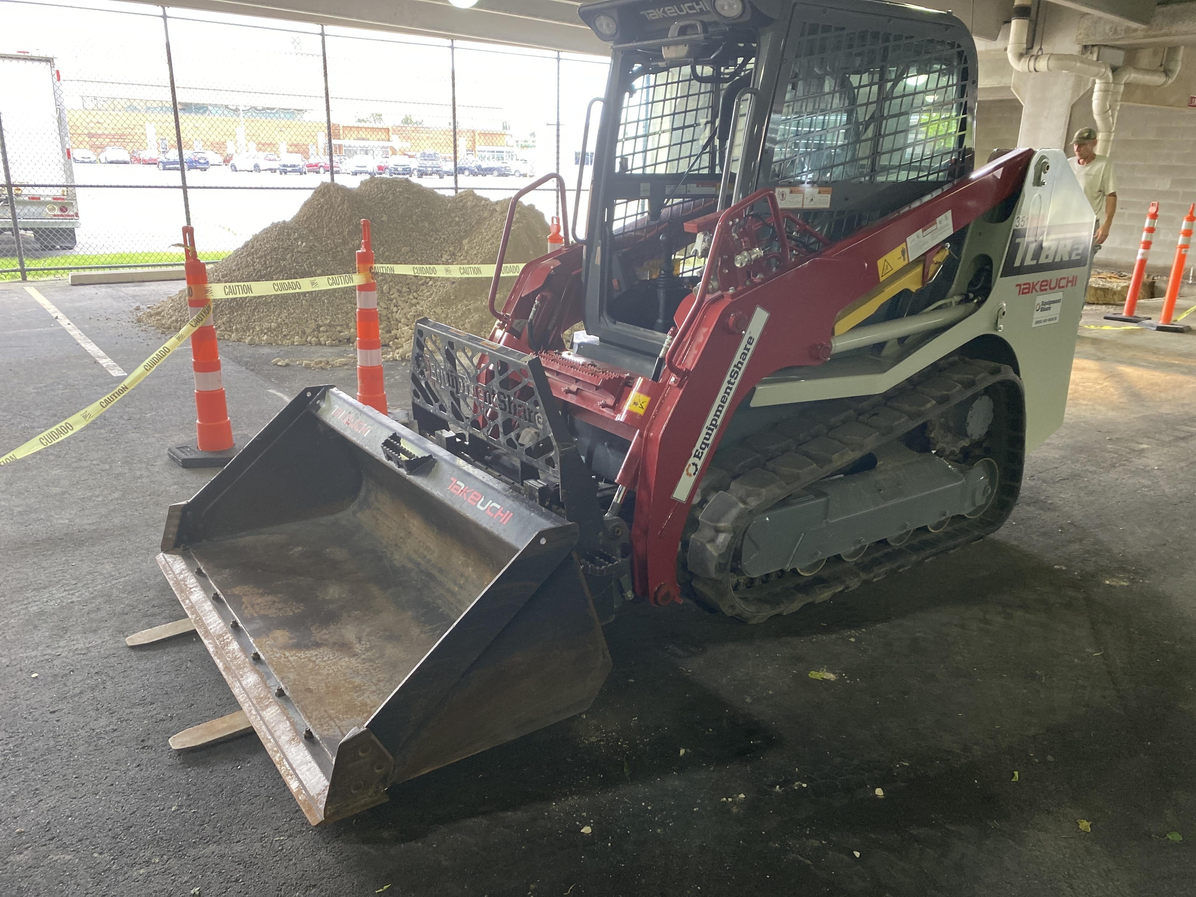 2023 TAKEUCHI TL8R2-CR