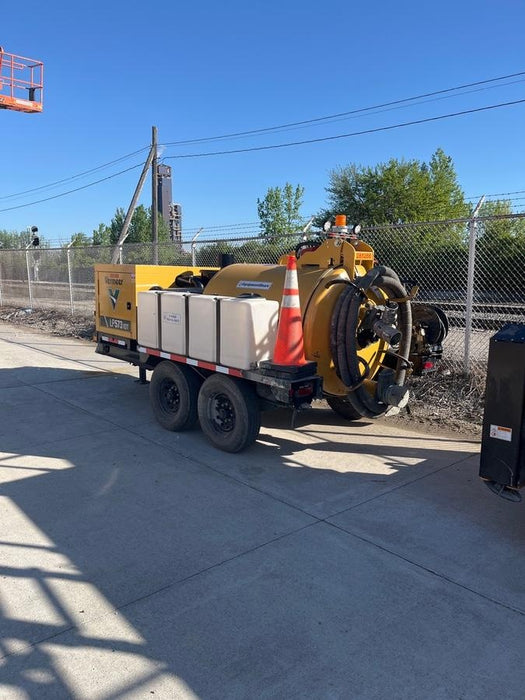 2023 Vac-Tron LP573XDT T4 Koehler Diesel Engine, 500 Gallon Debris Tank, x2 100 Gallon Water Tanks