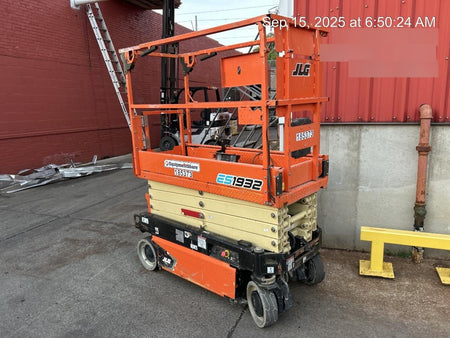 2021 JLG ES1932