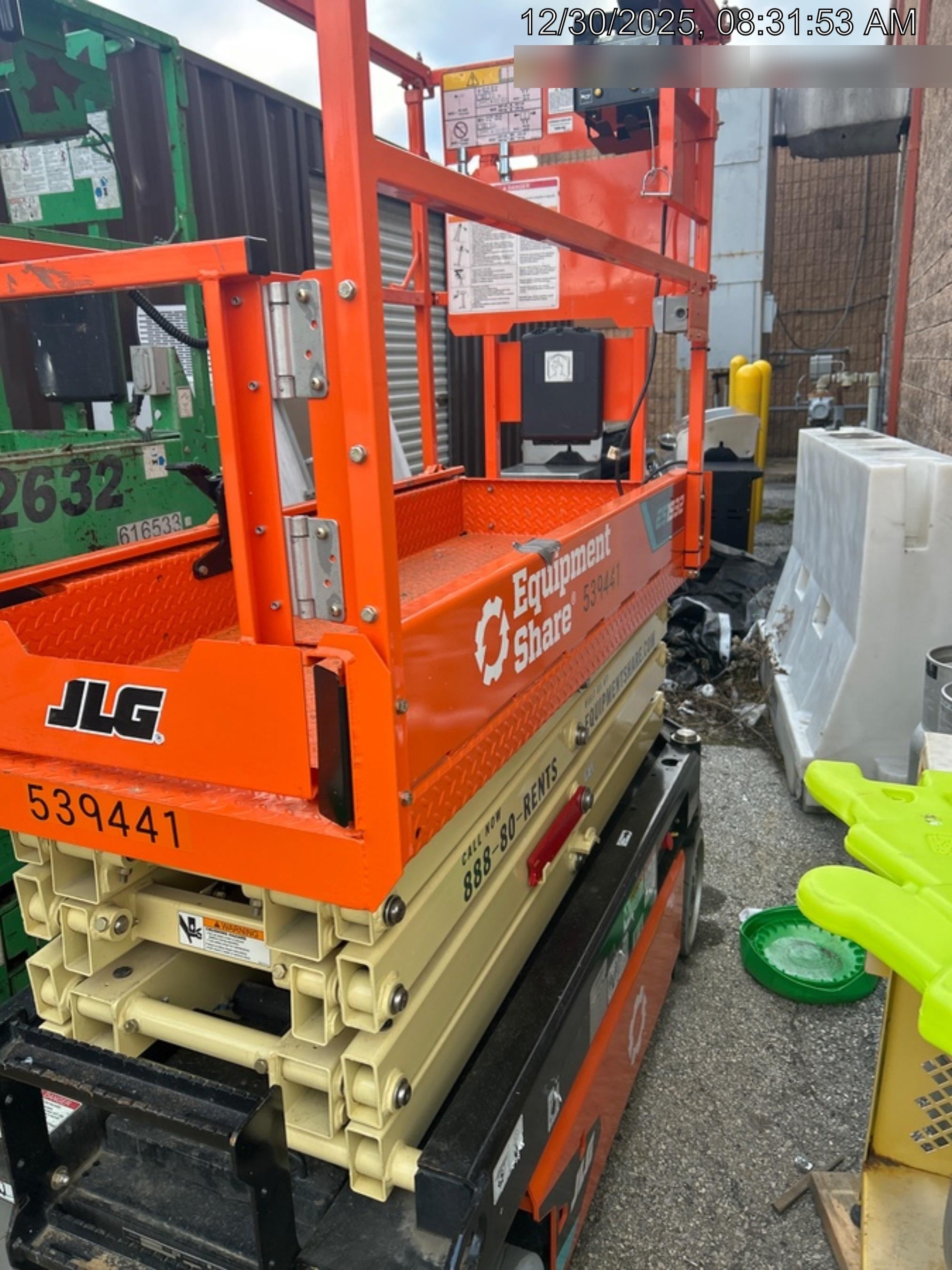 2025 JLG ES1932