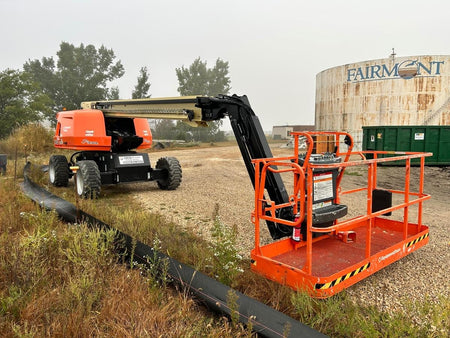 2023 JLG 660SJ