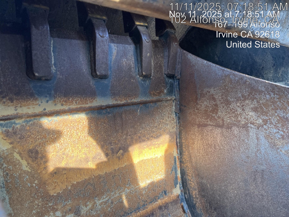 2025 TAKEUCHI 36" Bucket - Takeuchi