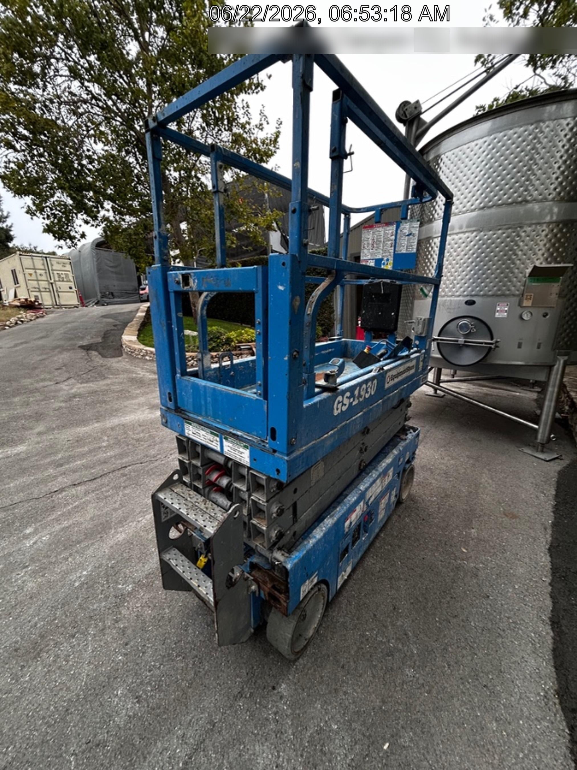 2020 Genie GS-1930 Solid Non Marking Tires, Beacon, Folding rails with half height swing gate, 800W Inverter