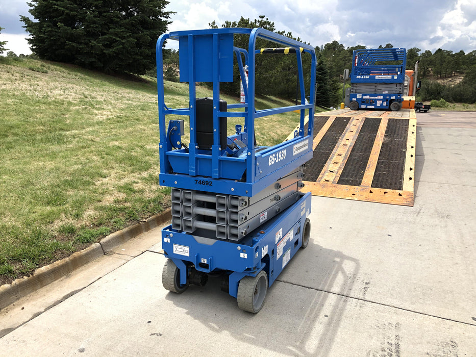 2020 Genie GS-1930 Fixed rails with chain entry gate - Pre A92.20