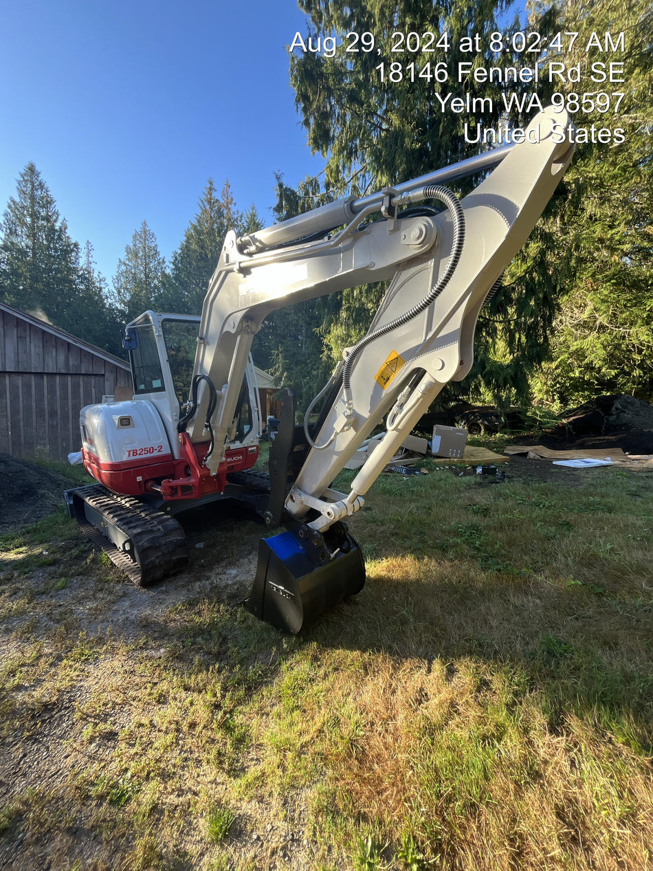 2024 TAKEUCHI TB250-2CR