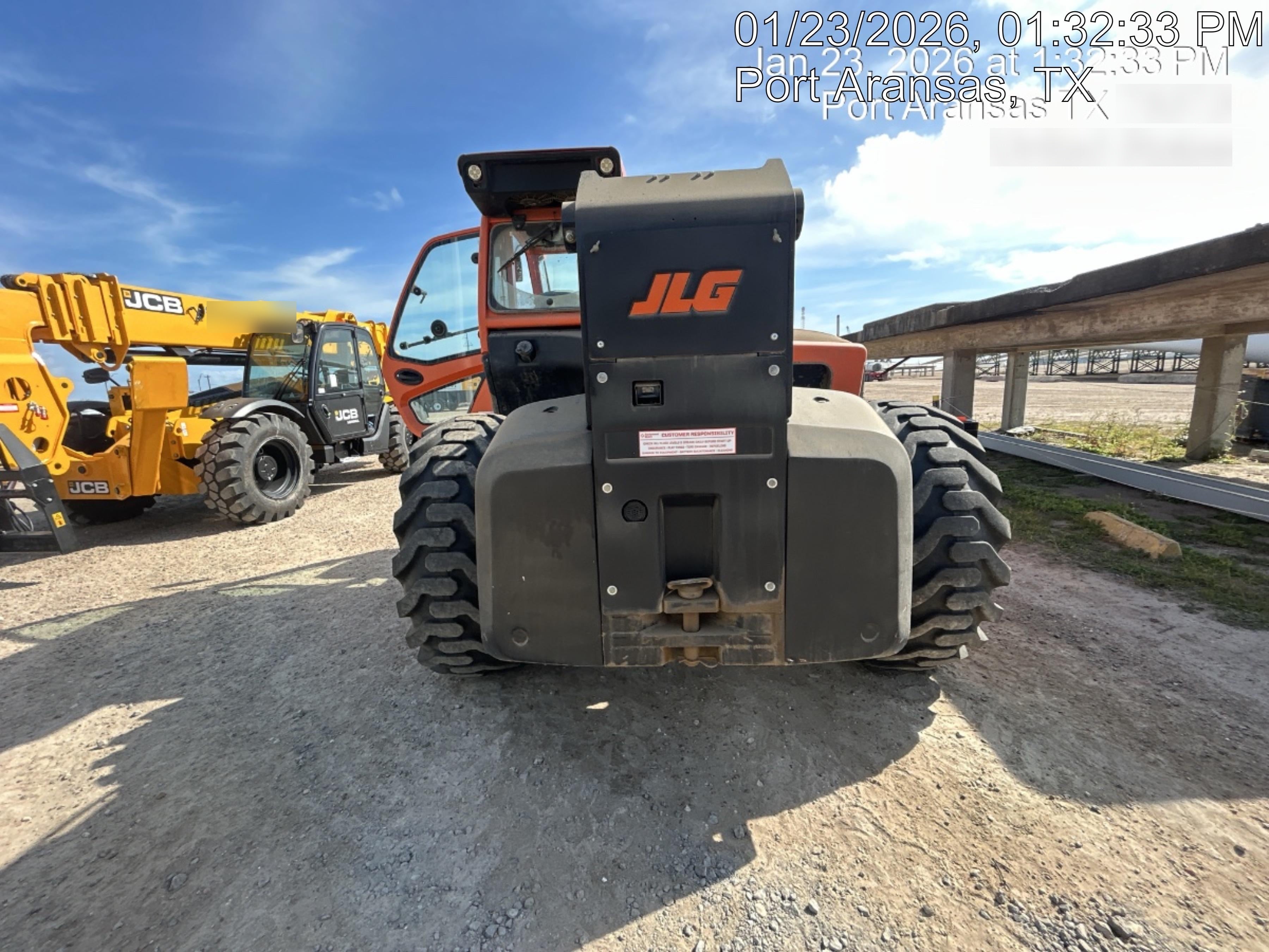 2021 JLG 1732