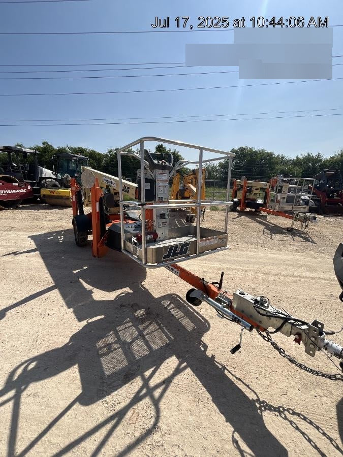 2022 JLG T350
