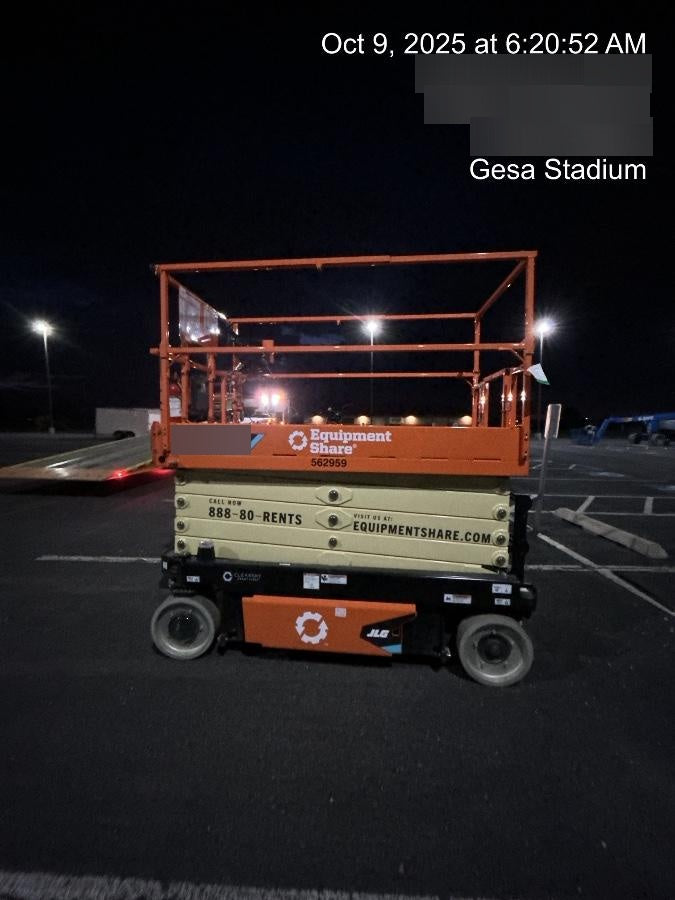 2025 JLG ES3246