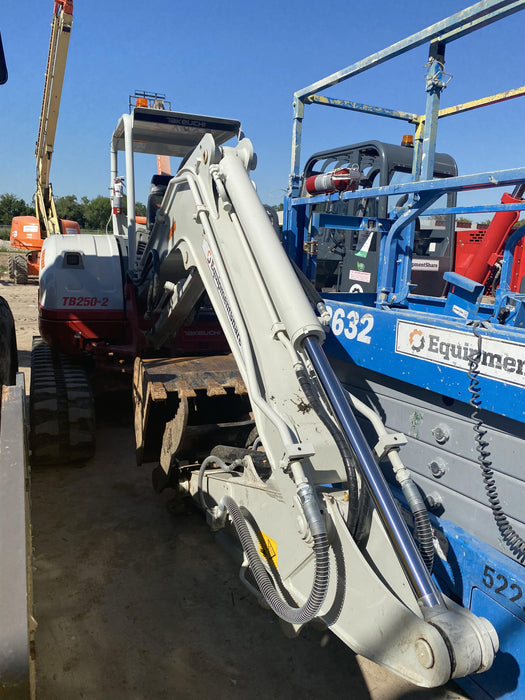 2021 TAKEUCHI TB250-2
