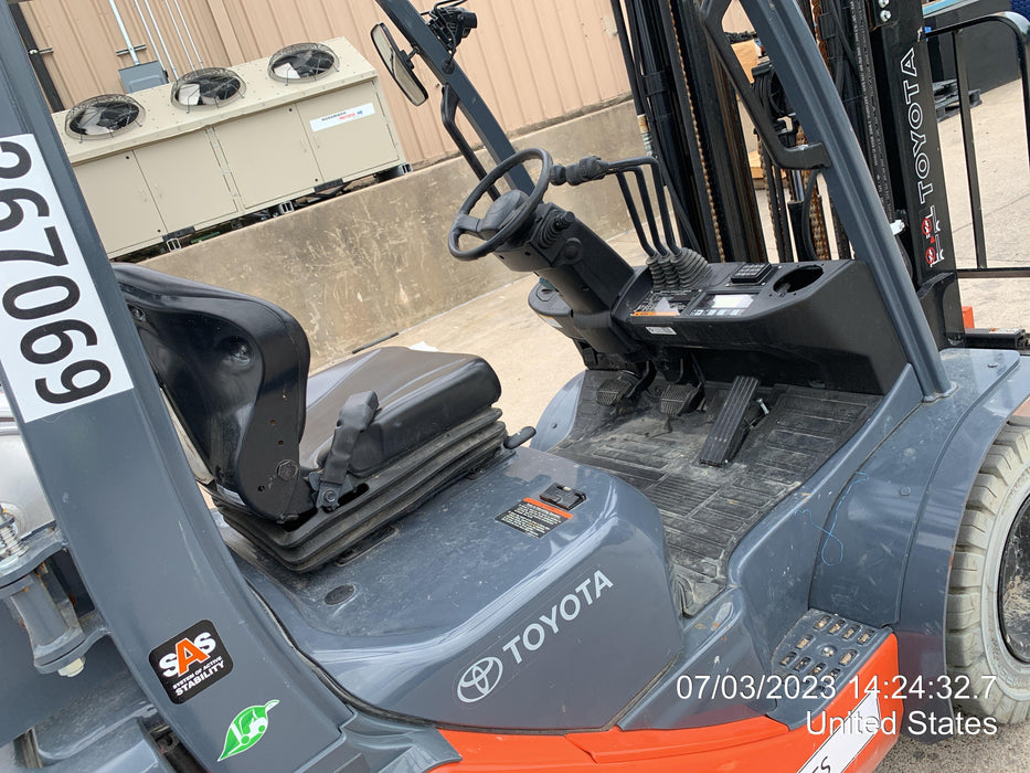 2022 TOYOTA 50-8FGU25