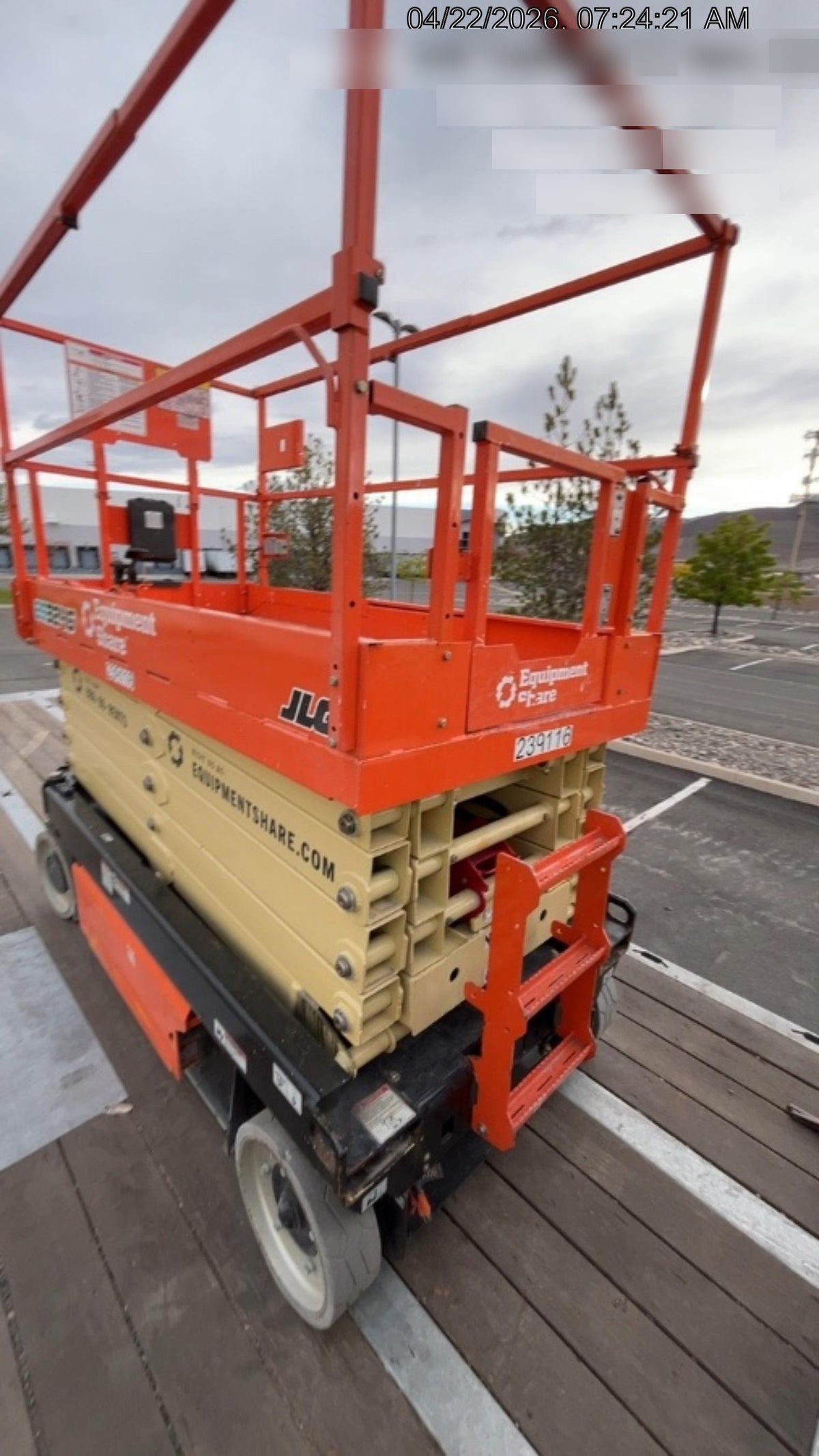 2022 JLG ES3246