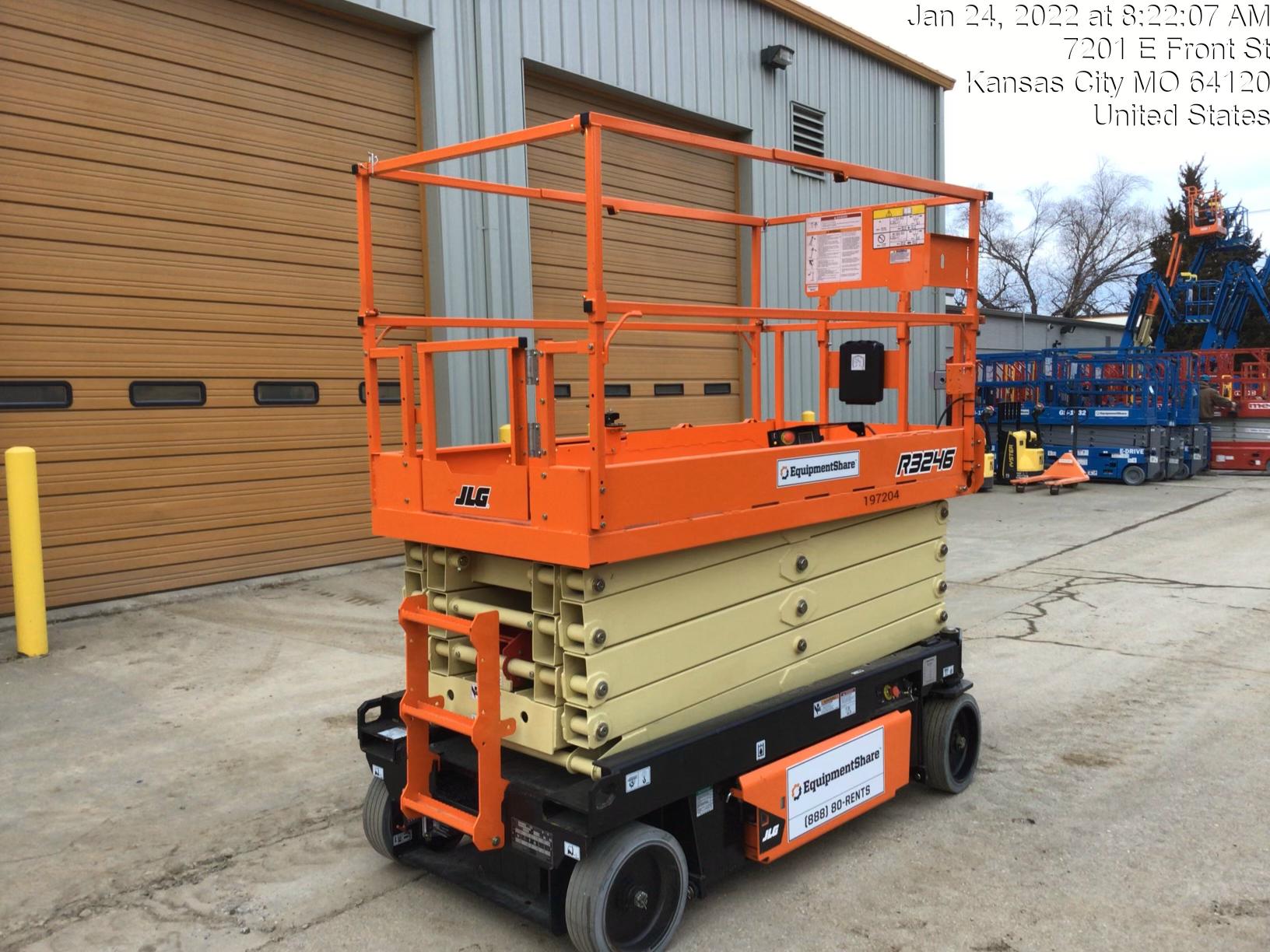 2022 JLG R3246