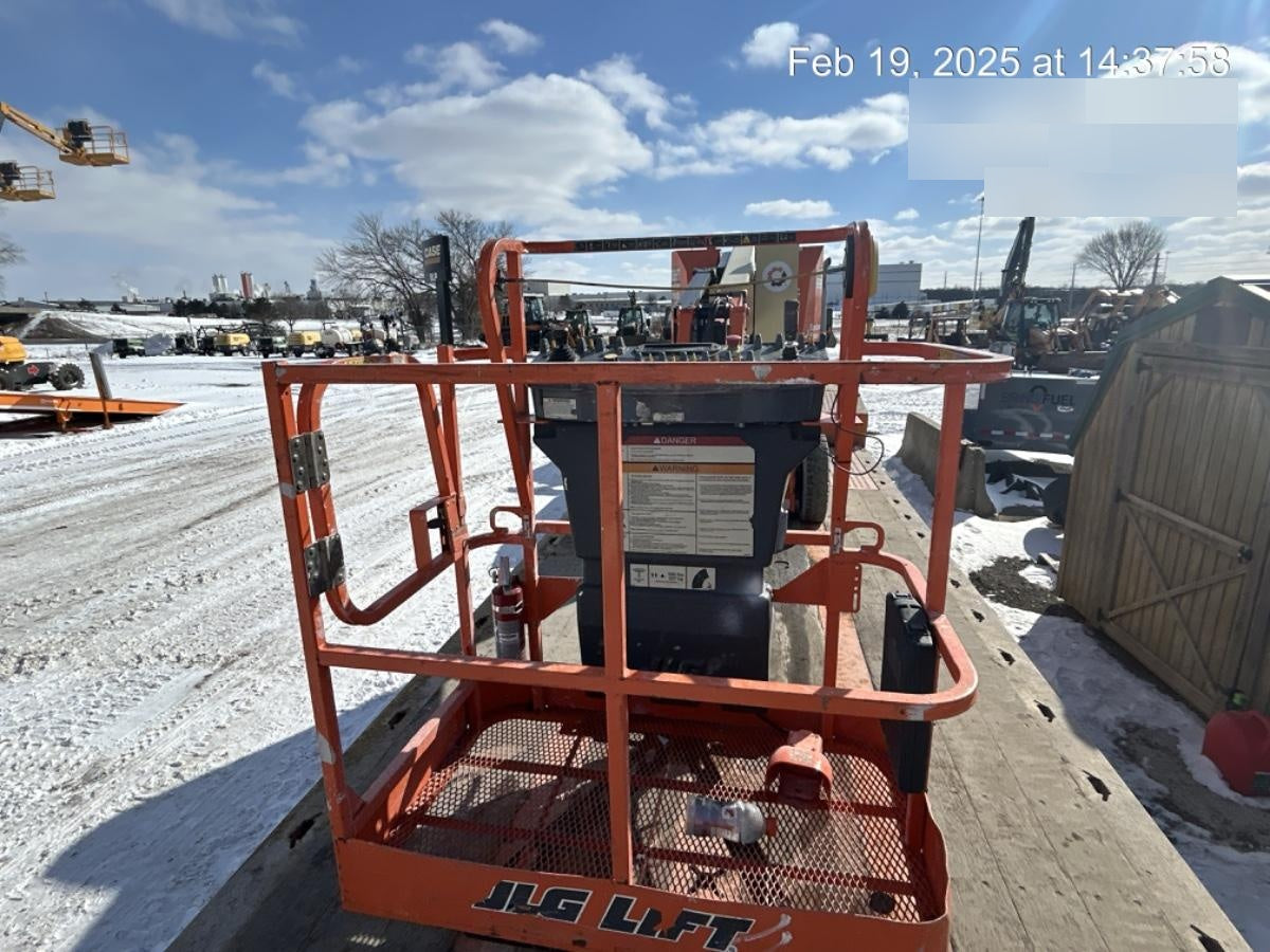 2019 JLG E300AJP