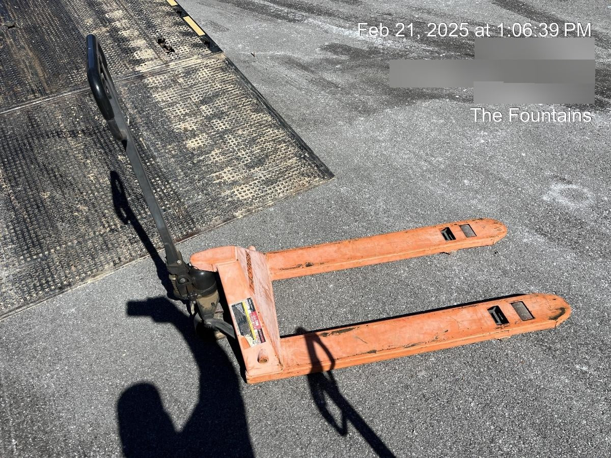 2021 HAUL MASTER 2.5 Ton Manual Pallet Jack