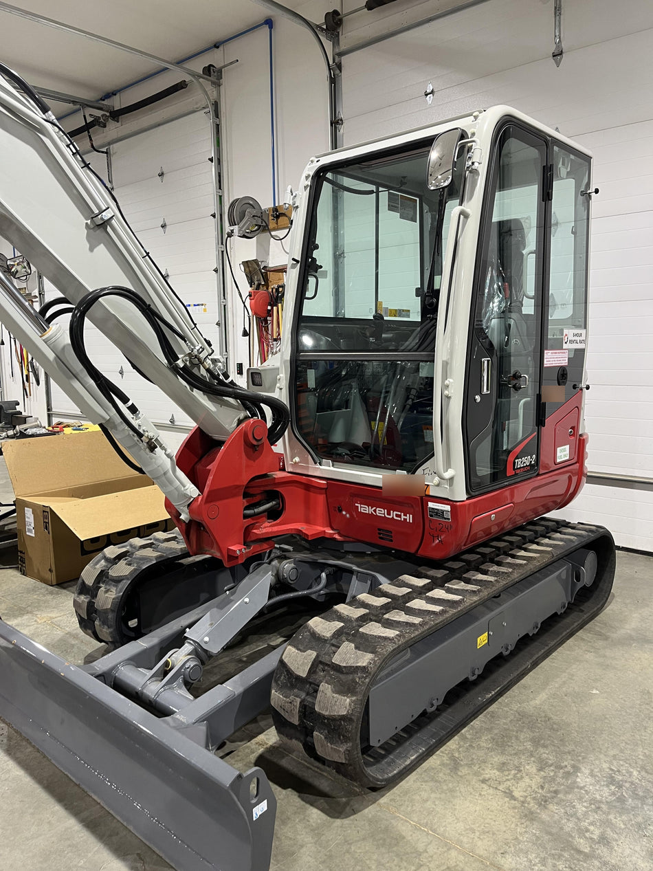 2024 TAKEUCHI TB250-2CR