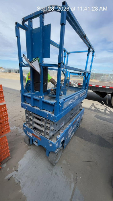 2020 Genie GS-1930 Solid Non Marking Tires, Beacon, Folding rails with half height swing gate, 800W Inverter