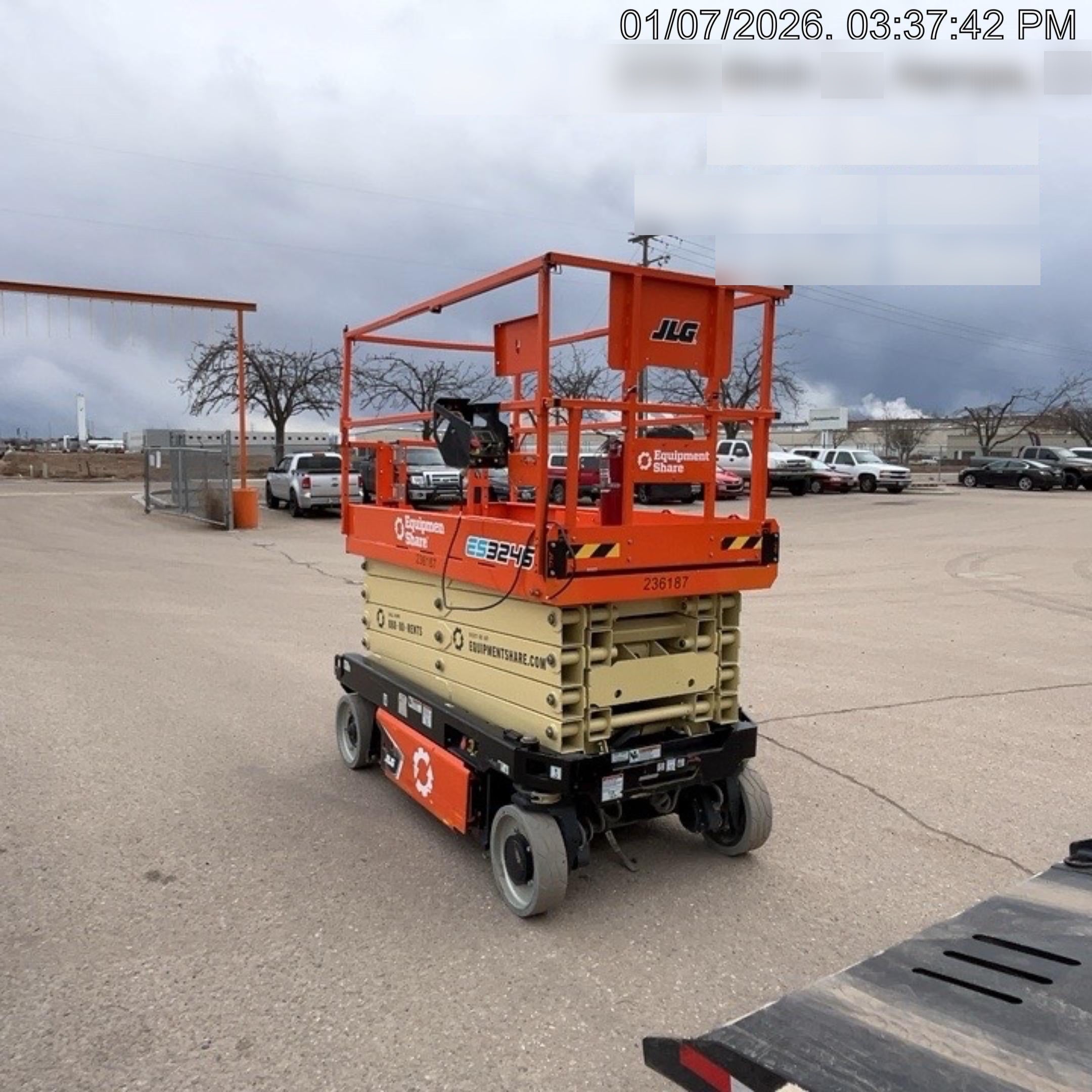 2022 JLG ES3246