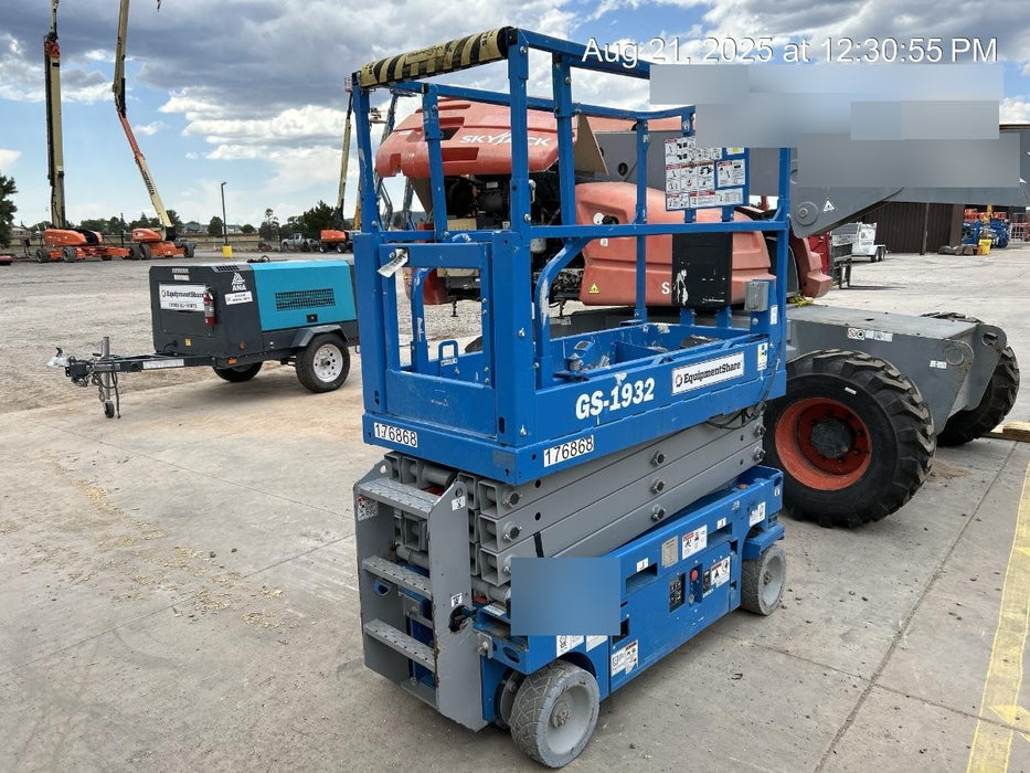 2021 GENIE GS-1932