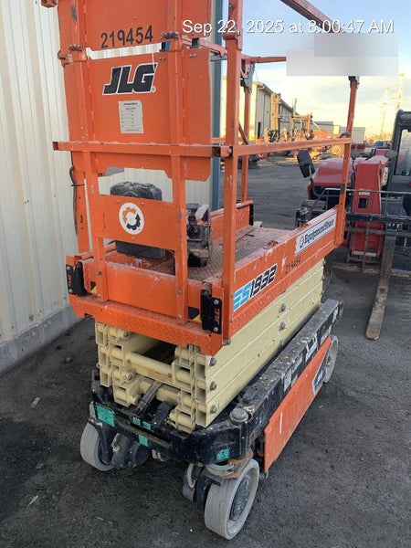 2022 JLG ES1932