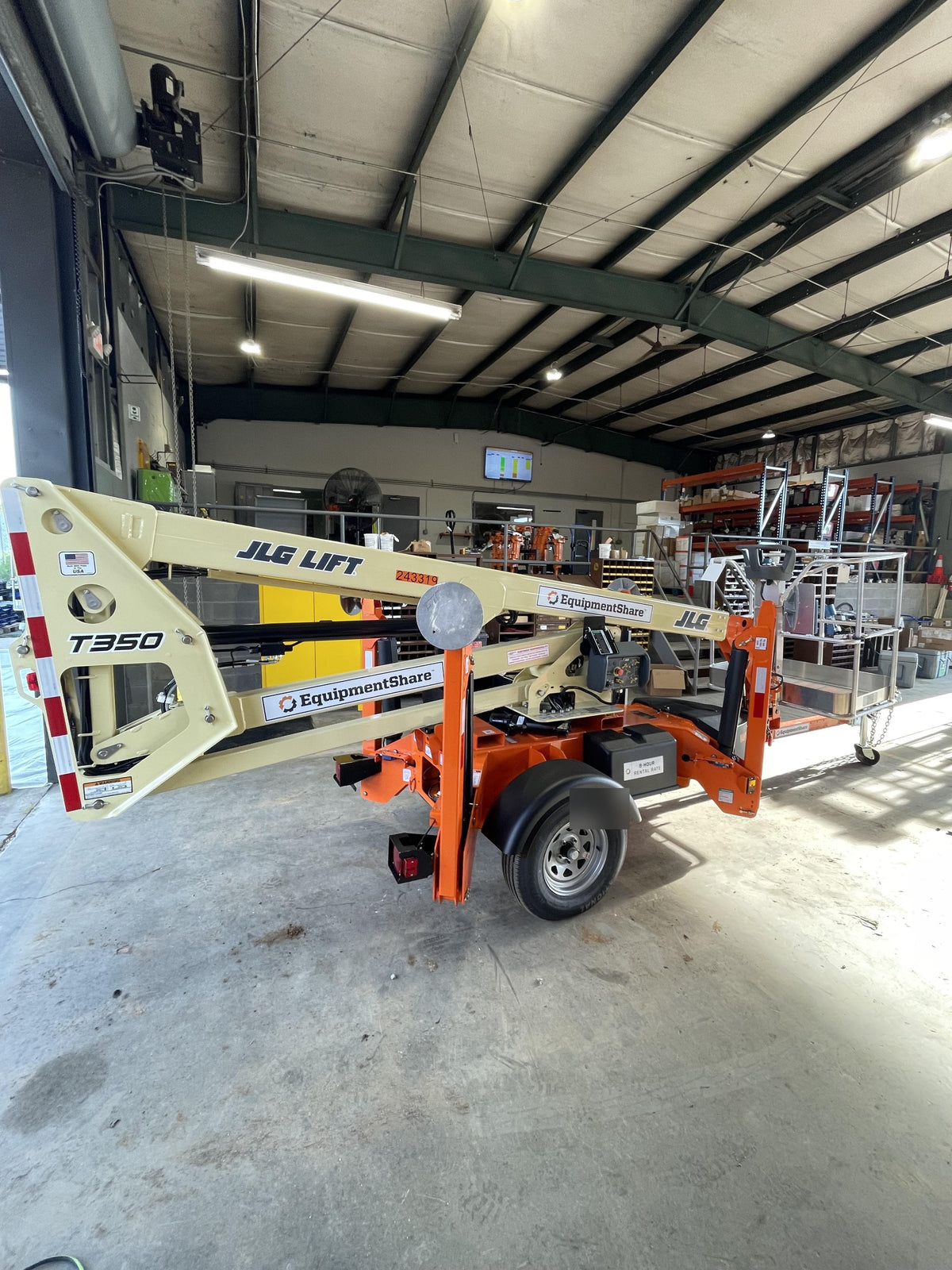 2022 JLG T350
