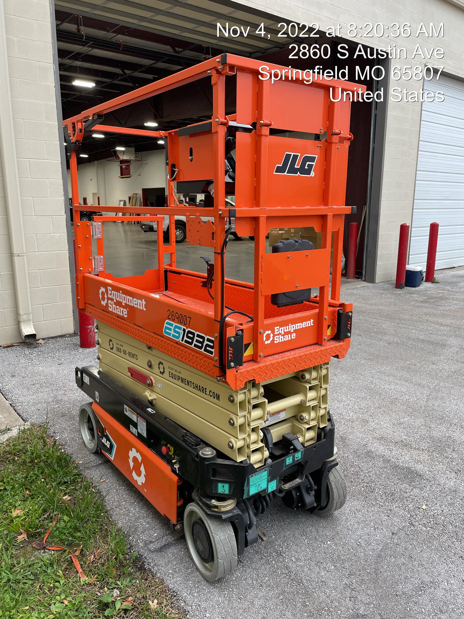 2022 JLG ES1932