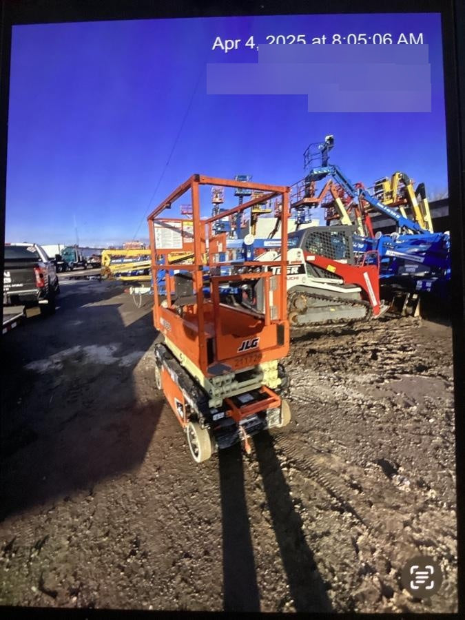 2022 JLG ES1330L
