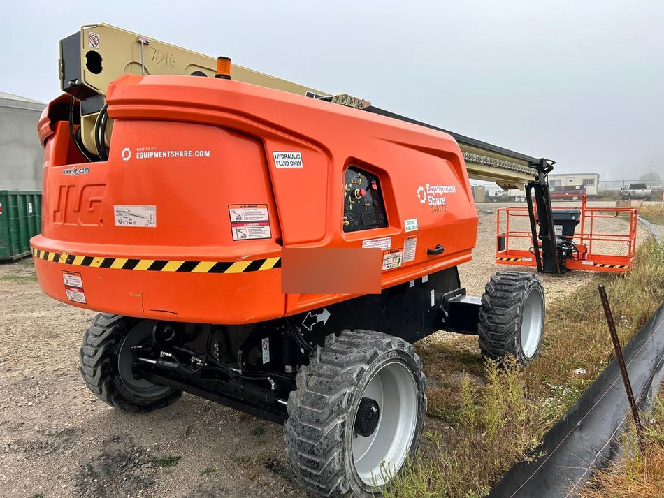 2023 JLG 660SJ