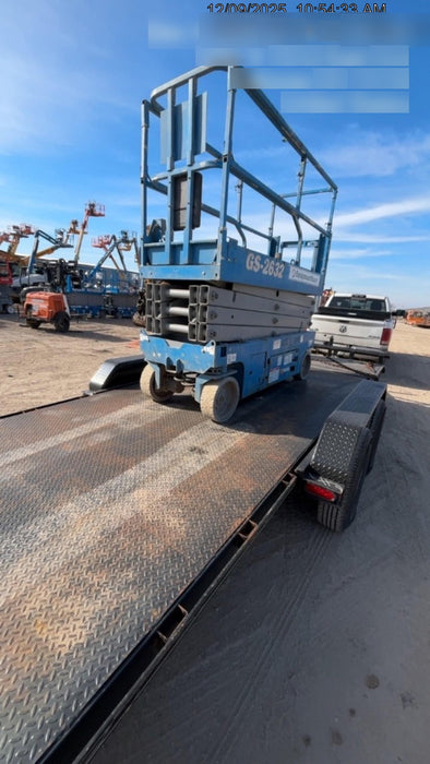 2019 Genie GS-2632 Folding rails with half height swing gate
