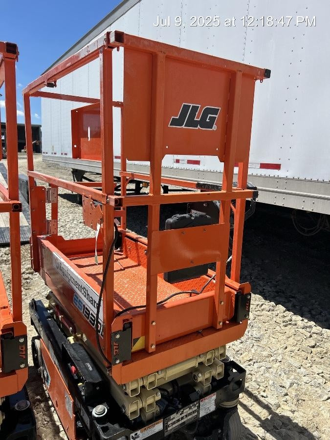 2022 JLG ES1330L