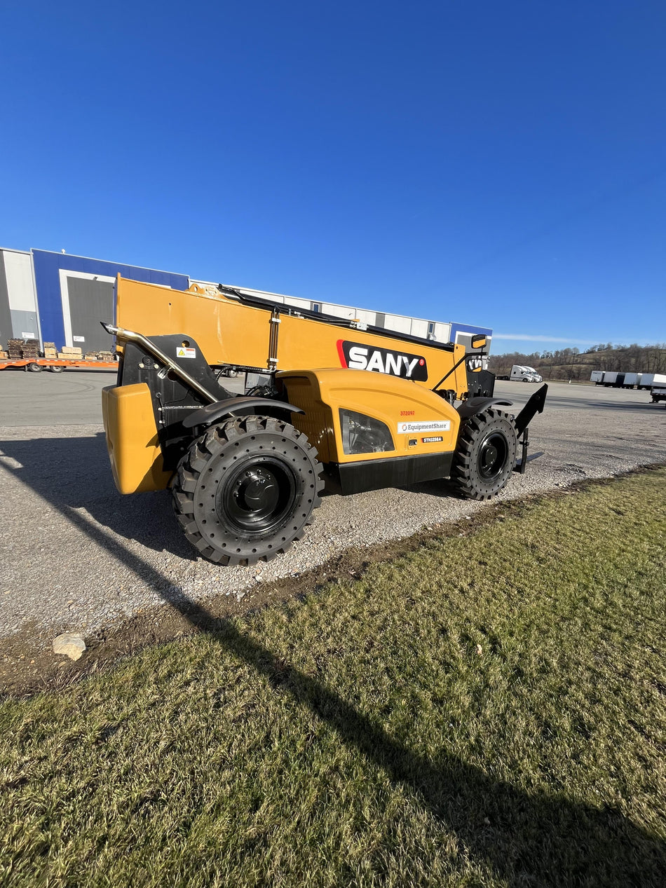 2023 SANY STH1256