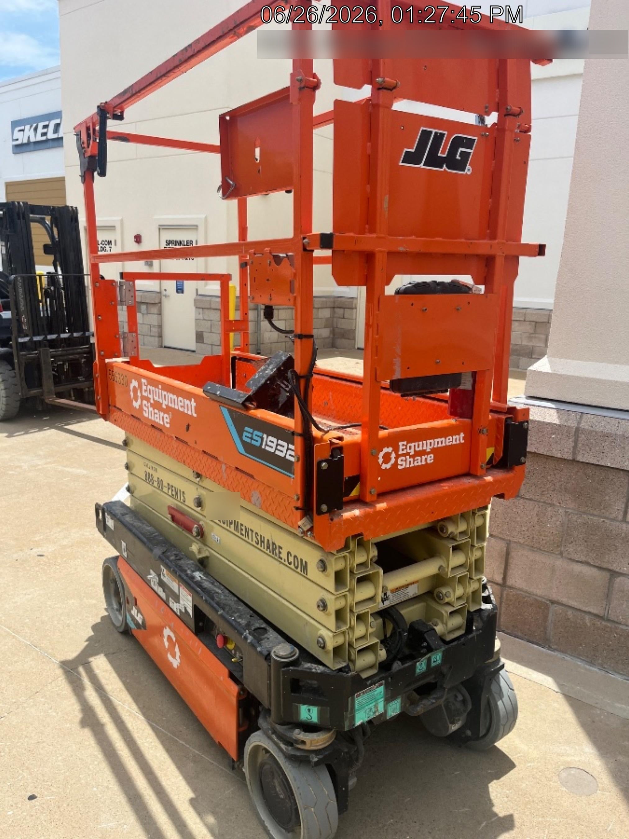 2025 JLG ES1932