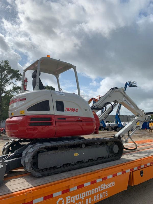 2021 TAKEUCHI TB250-2
