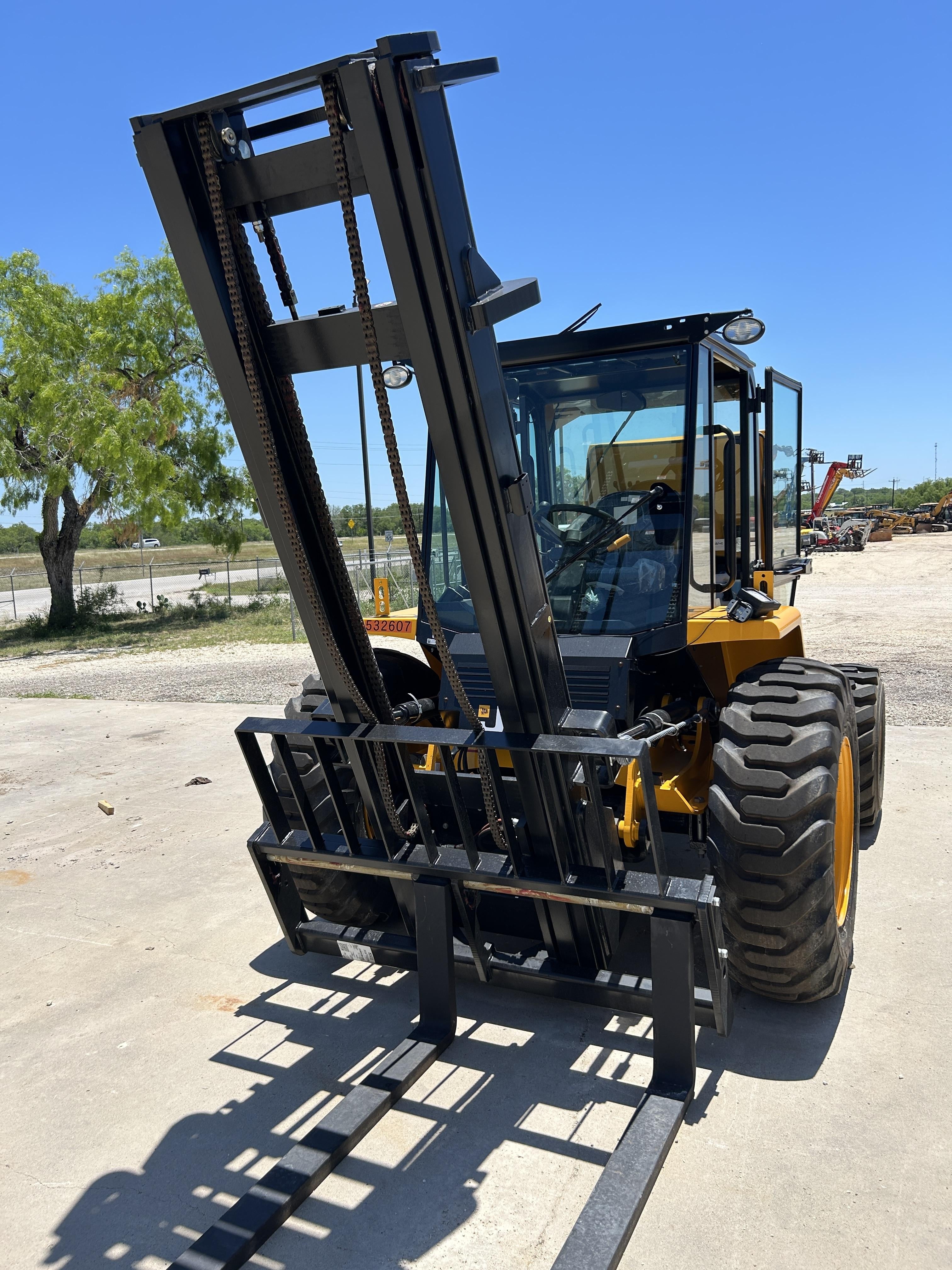 2025 JCB 930-4
