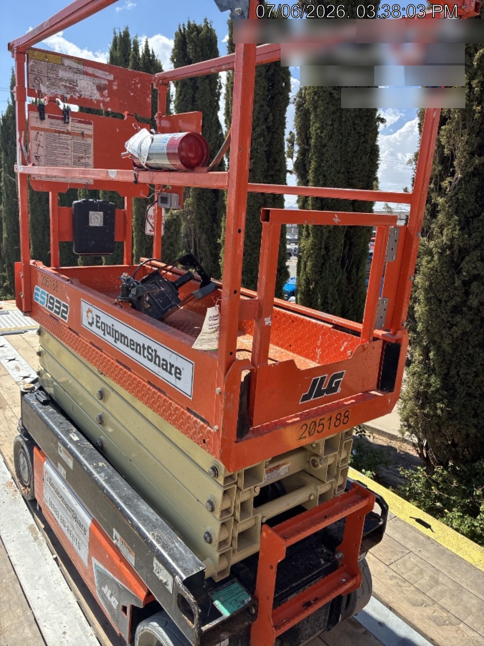 2022 JLG ES1932