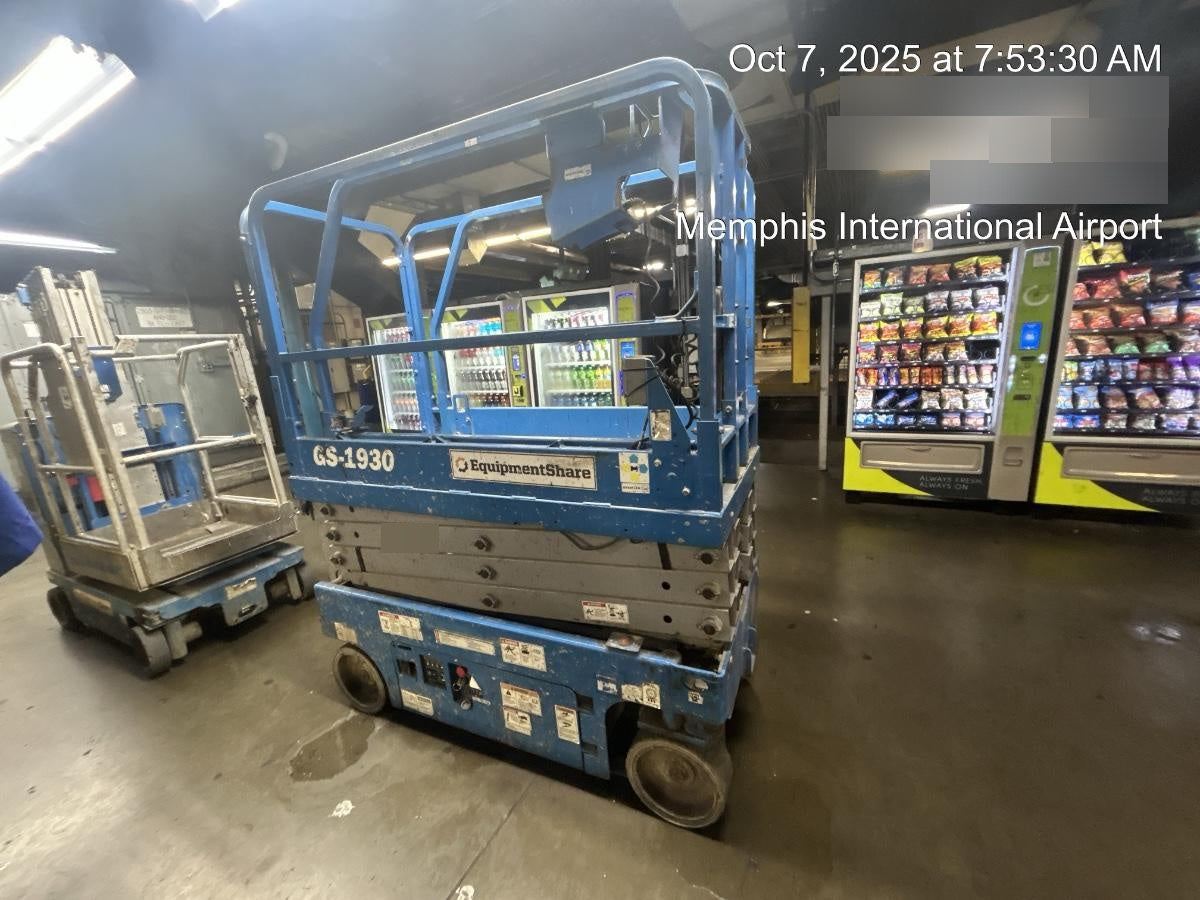 2019 Genie GS-1930 Fixed rails with chain Entry