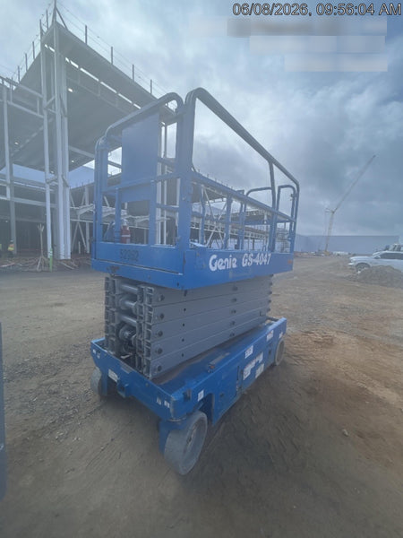 2019 Genie GS-4047 Folding rails with half height swing gate