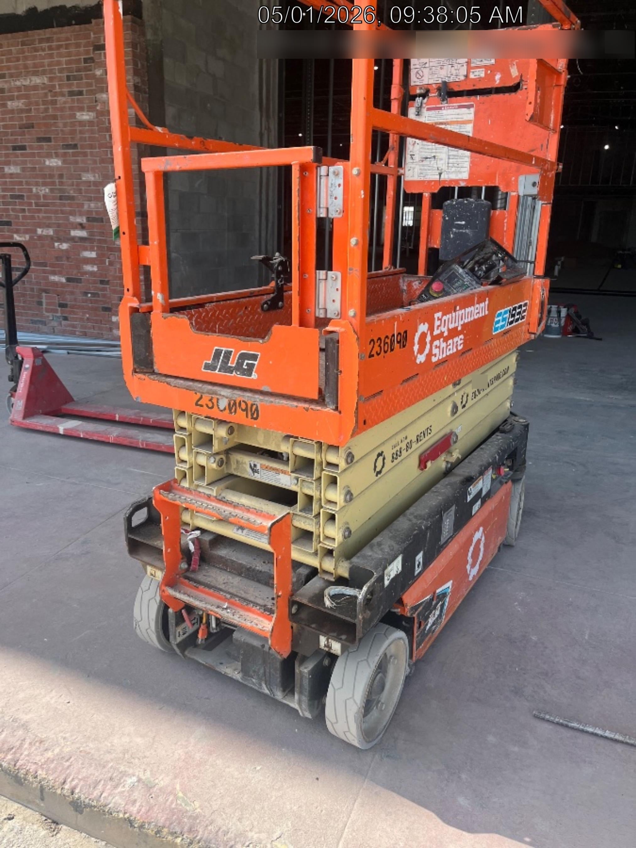 2022 JLG ES1932