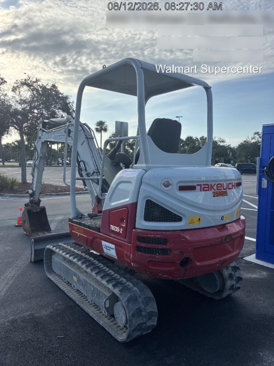 2022 TAKEUCHI TB235-2R