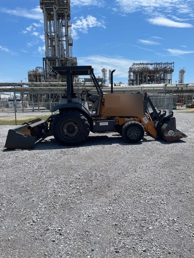 2022 CASE 570N EP