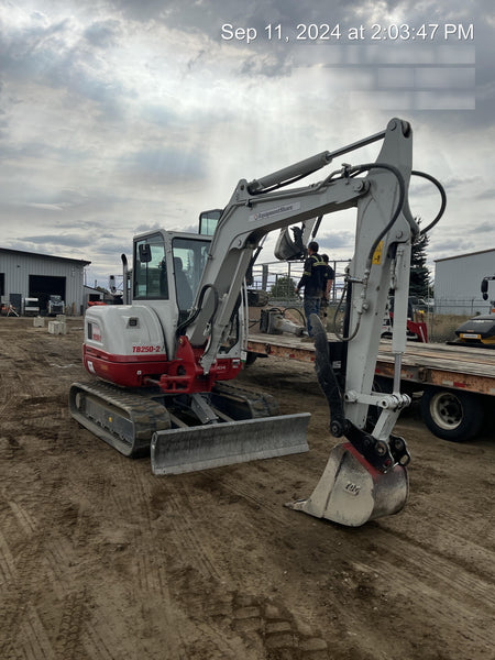 2024 TAKEUCHI TB250-2CR