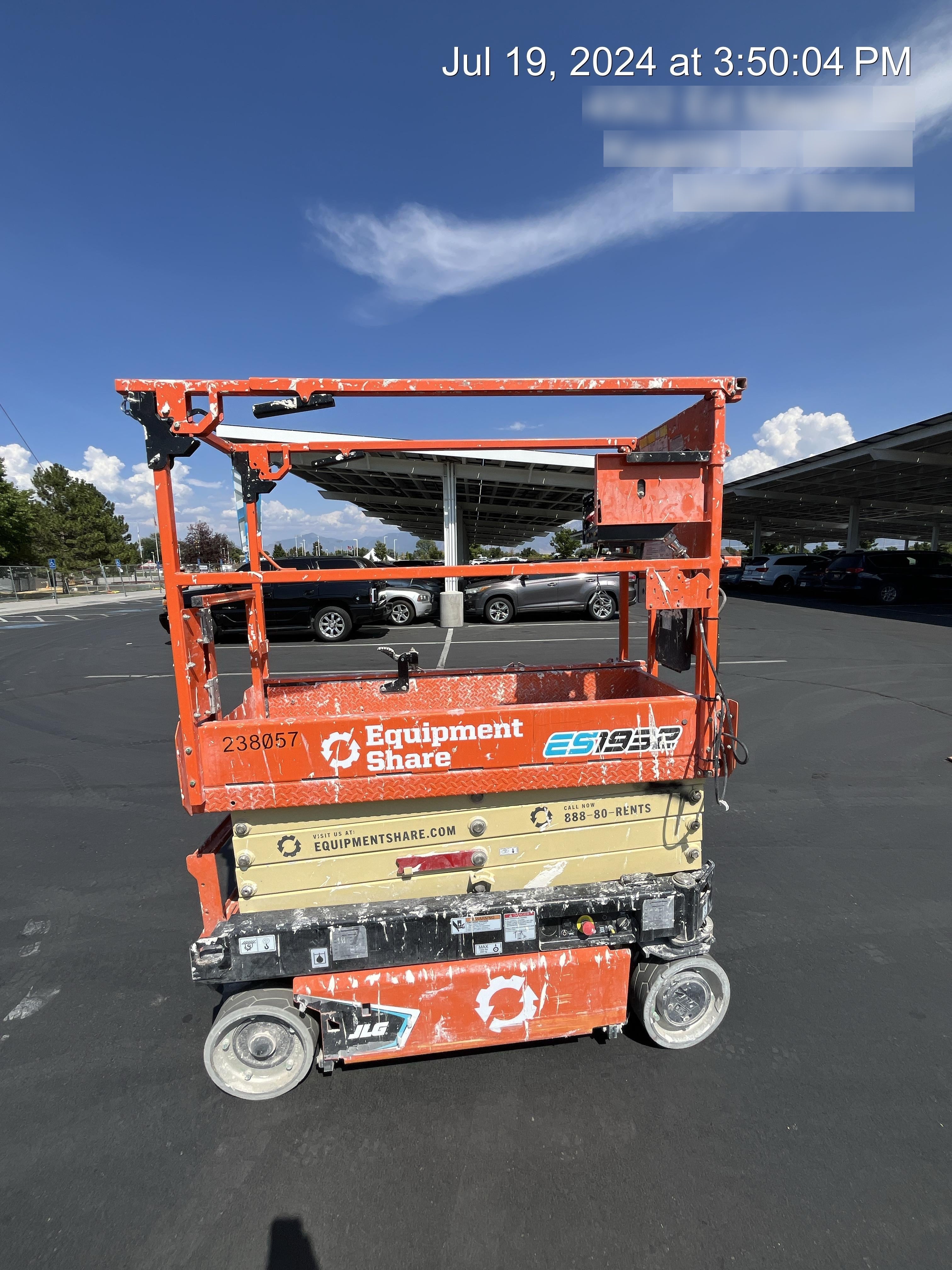 2022 JLG ES1932